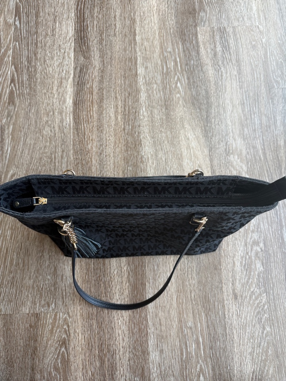 Michael Kors Black Jet Set Tote - Picture 7 of 7